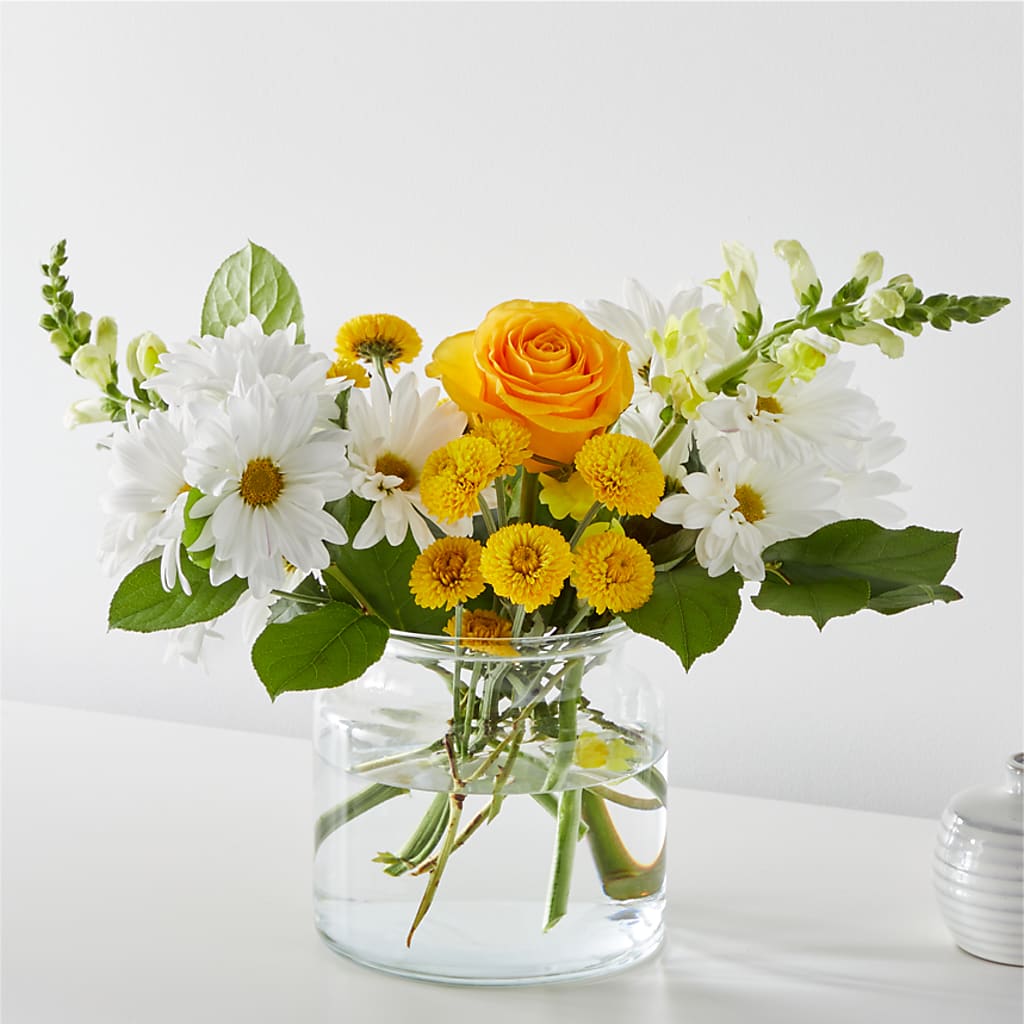 Sun Salutation Bouquet – Talia Flowers, Ottawa ON