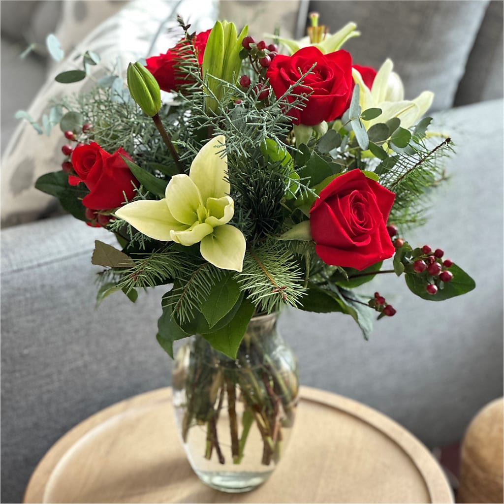 Glittering Lights Bouquet – Talia Flowers, Ottawa ON