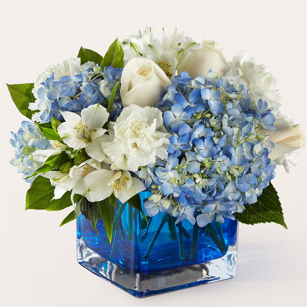 Soothing Waters Bouquet – Talia Flowers, Ottawa ON