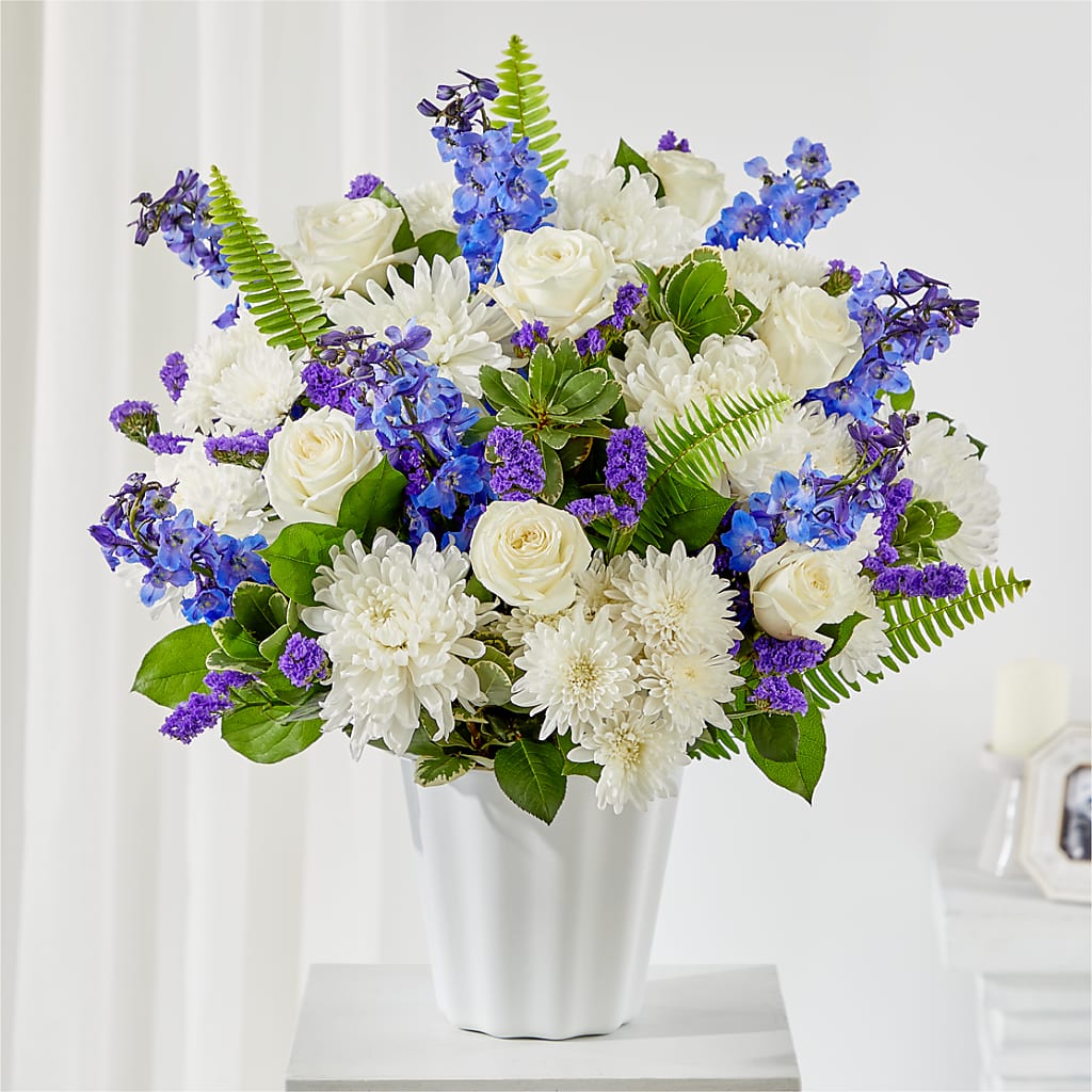 Hold Dear Tabletop Basket – Talia Flowers, Ottawa ON