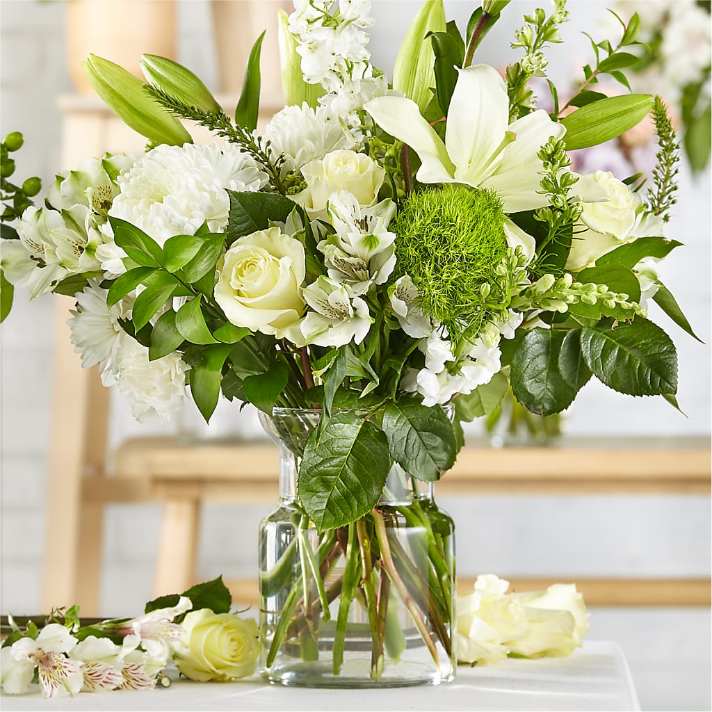 Classic Ivory – A Florist Original – Talia Flowers, Ottawa ON