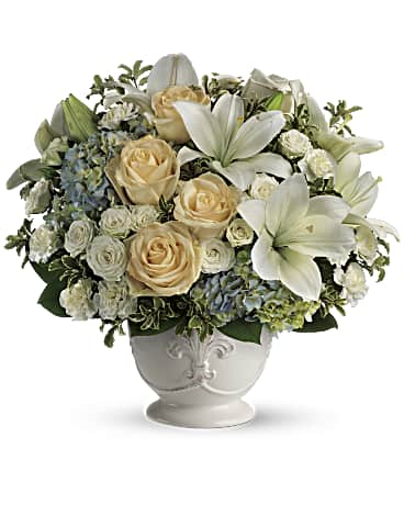 Beautiful Dreams by Teleflora – Talia Flowers, Ottawa ON