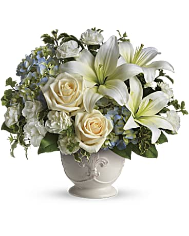 Beautiful Dreams by Teleflora – Talia Flowers, Ottawa ON