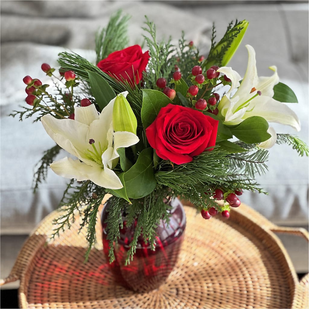 Evergreen Delight Bouquet – Talia Flowers, Ottawa ON