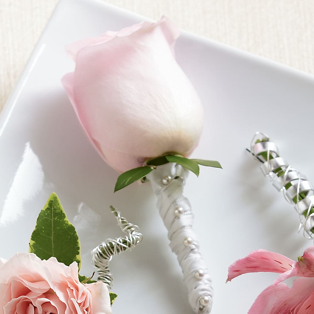Pink Rose Boutonniere – Talia Flowers, Ottawa ON