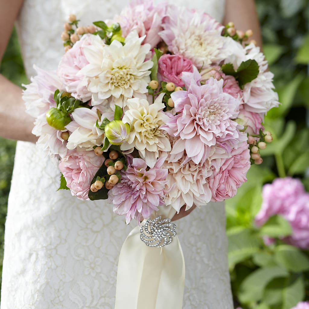 Heart's Promise Bouquet – Talia Flowers, Ottawa ON