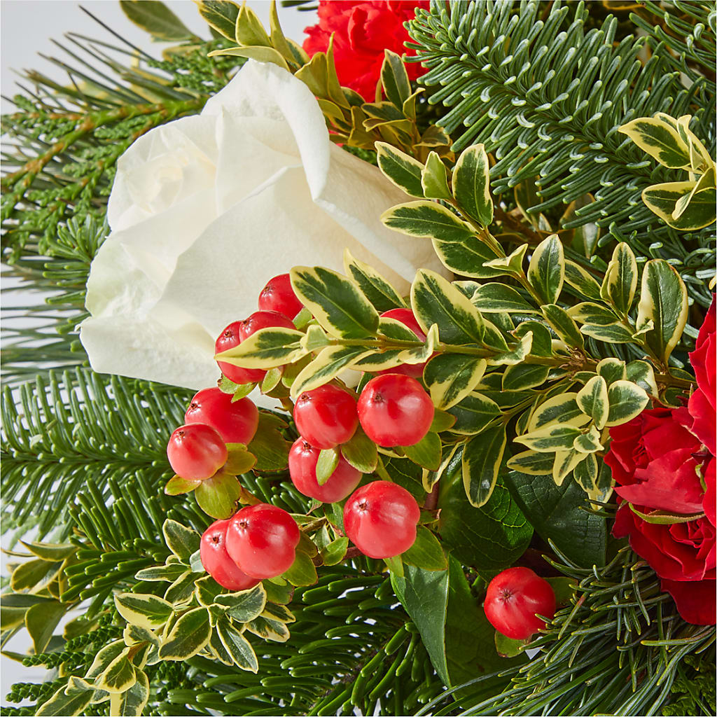 December Dreams Centerpiece –  Talia Flowers, Ottawa ON
