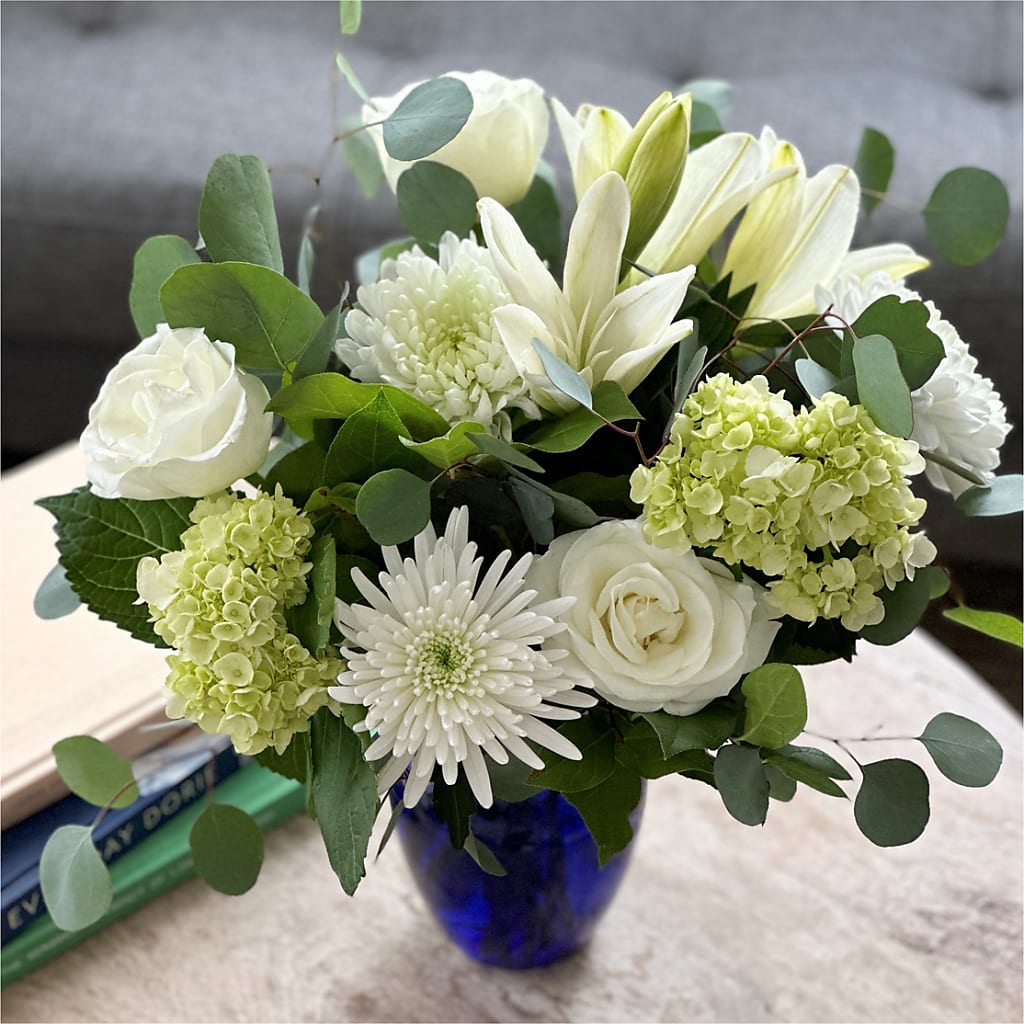 Snowy Dreams Bouquet –  Talia Flowers, Ottawa ON
