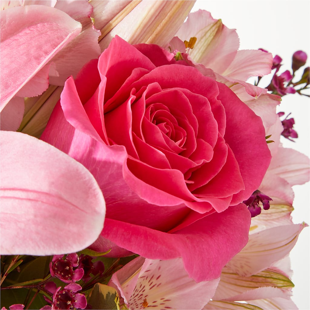 Lucky in Love Bouquet –  Talia Flowers, Ottawa ON