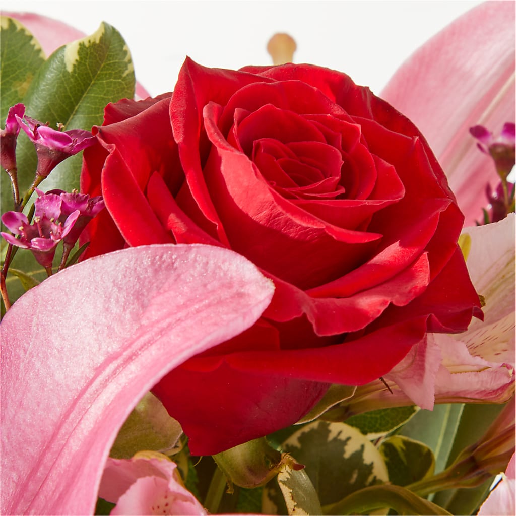 Lucky in Love Bouquet –  Talia Flowers, Ottawa ON