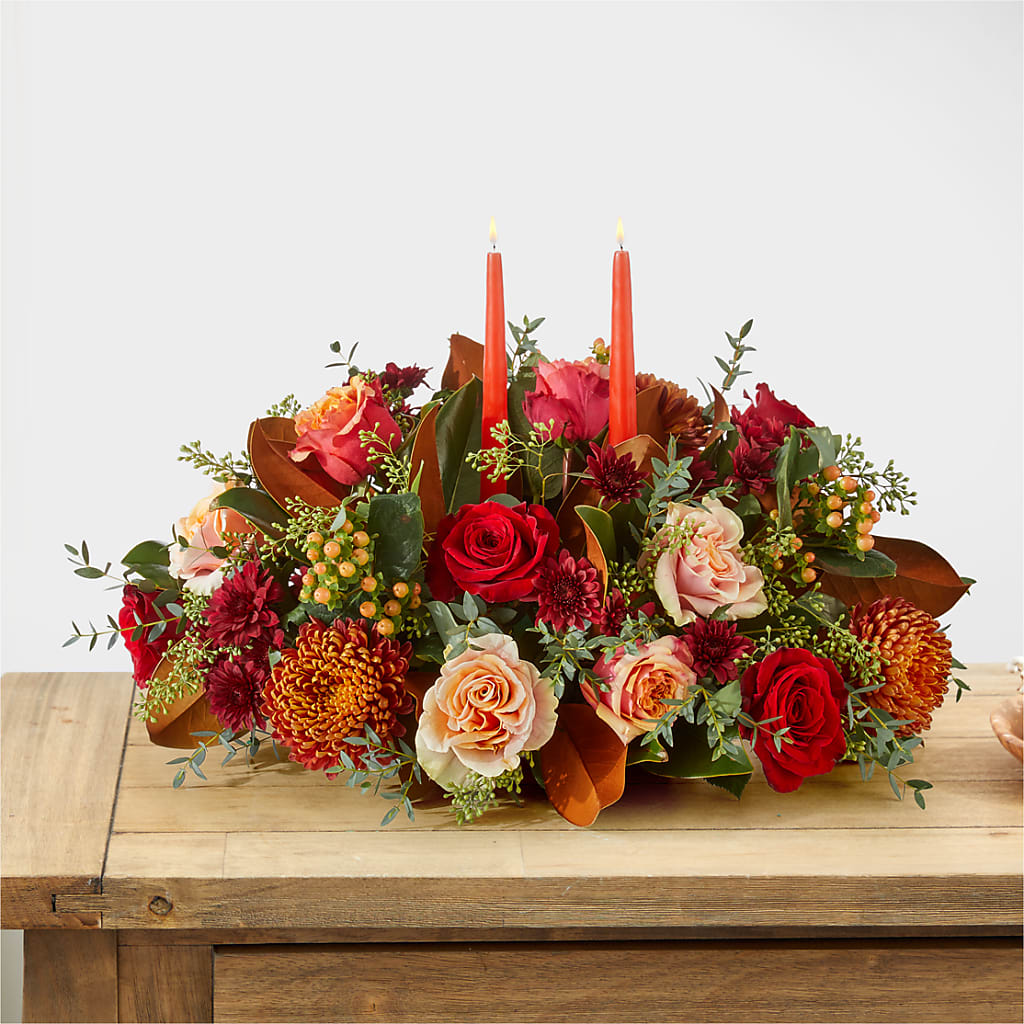 Gather Near Centerpiece –  Talia Flowers, Ottawa ON